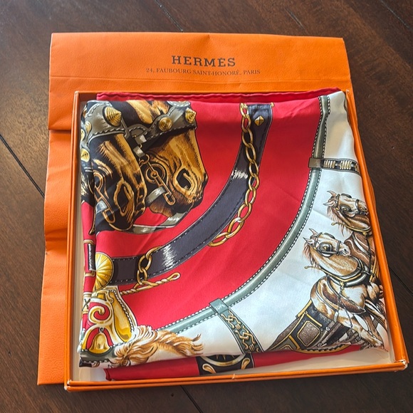 HERMES Carre 90 CHEVAUX DE TRAIT Draft Horse Silk Scarf - Picture 1 of 11